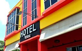 Wau Hotel&Cafe